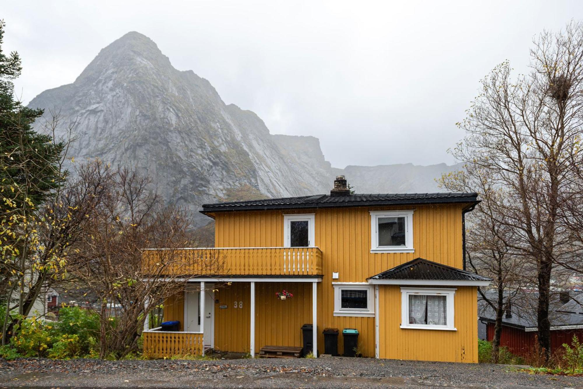 Cozy House By The Fjord In The Heart Of Lofoten Reine Exterior foto